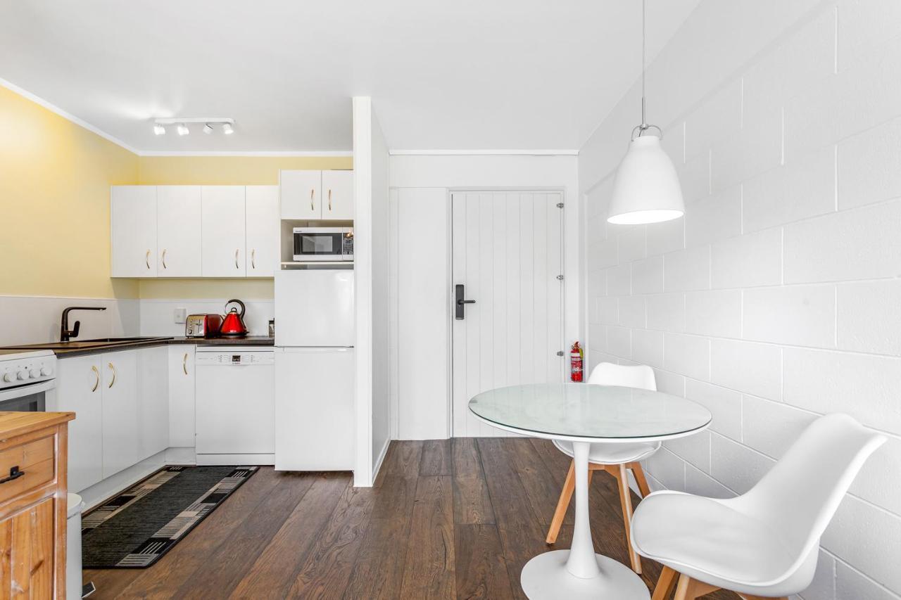 One Bedroom Apartment, Heart Of Newmarket Auckland Exterior photo